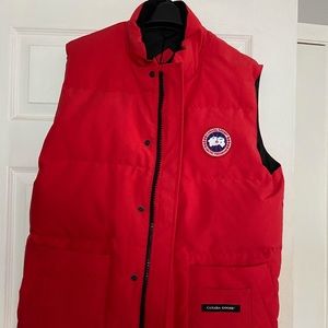 BRAND NEW MEN’s MEDIUM RED CANADA GOOSE VEST